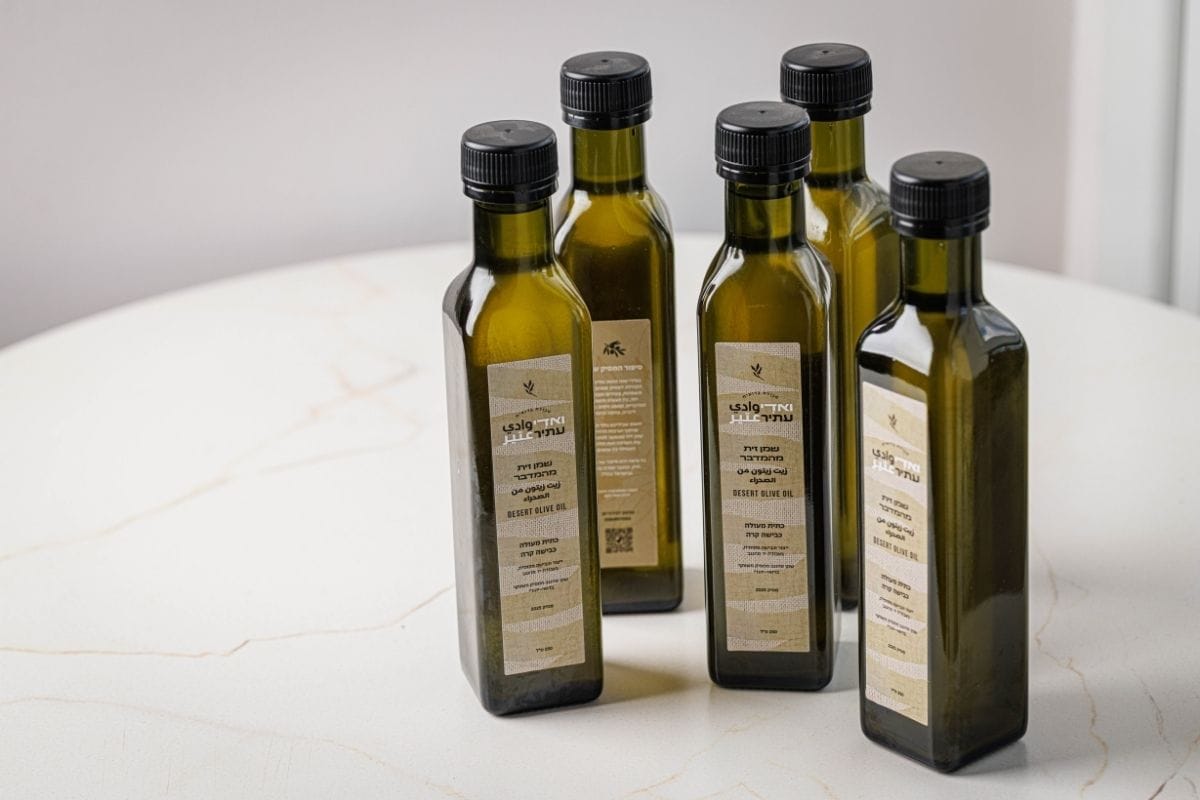 Read more about the article שמן זית כתית מעולה של פרויקט ואדי עתיר