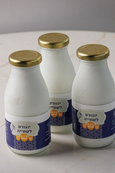 יוגורט צאן כפרי של פרויקט ואדי עתיר